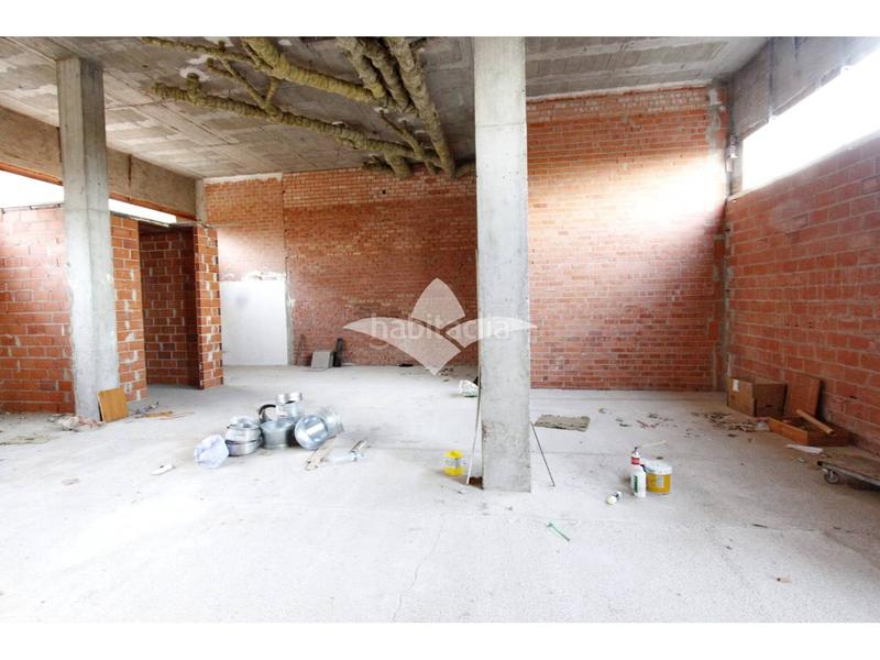 Foto 531c8b10-dd58-4769-8713-9dc419686149. Affitto locale commerciale in constitución 43 in Meliana