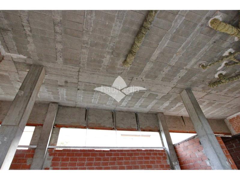 Foto baf69aef-ce5b-43d7-a518-d16a8f7e5d51. Affitto locale commerciale in constitución 43 in Meliana