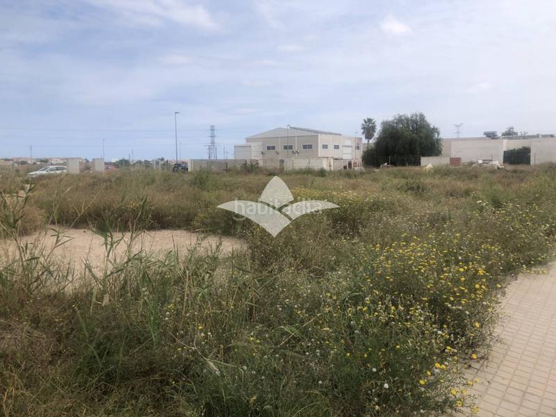 Foto 241a73e1-55a3-4f38-a171-170b70787c94. Nau industrial a mig 8 a Vinalesa