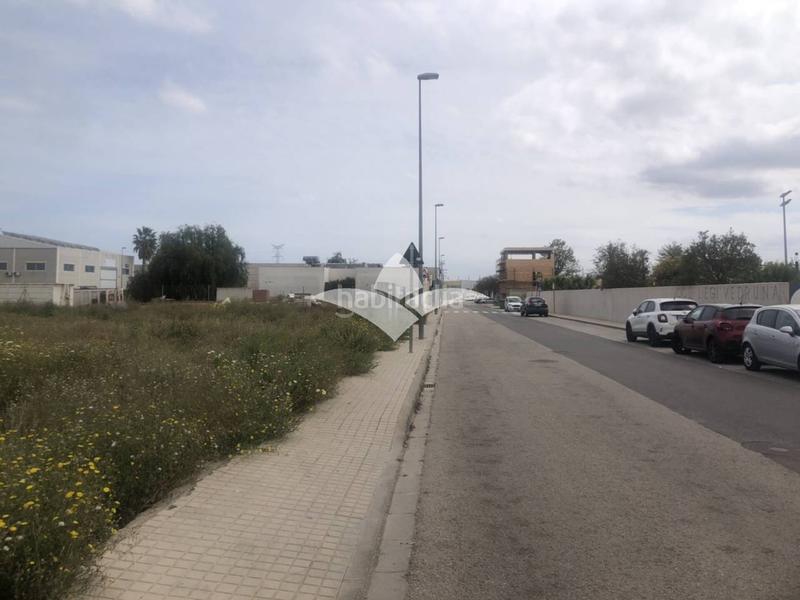 Foto ec89f553-edd8-4068-a3d7-22ce37e09fd2. Nau industrial a mig 8 a Vinalesa