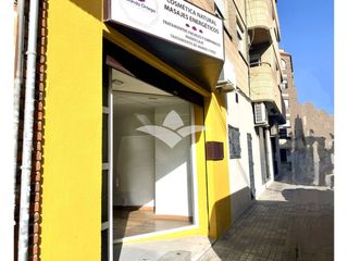 Lloguer Local Comercial  Calle industria. Local en alquiler en meliana
