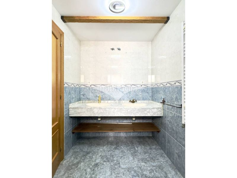 Foto b77ab36d-c689-4d4f-9d06-799fb9c086e6. Casa adossada amb calefacció aparcament a Massamagrell