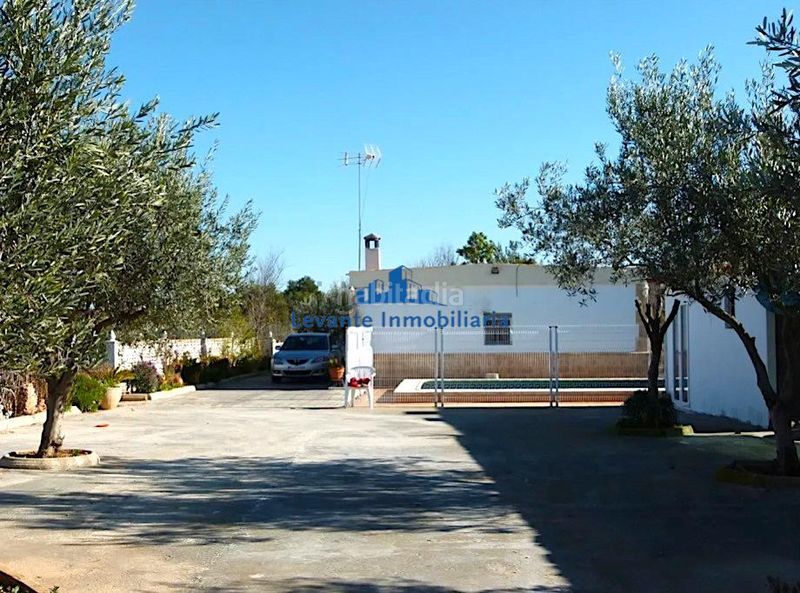 Foto 472d6c42-be8d-49b1-bbd1-a690ae405d8e. Xalet amb piscina a Godelleta