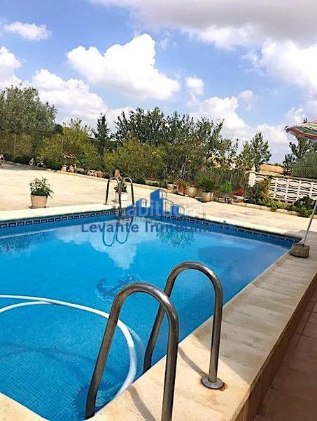 Foto 75e59802-4c66-4e96-8b6a-8a31ac2be4a7. Xalet amb piscina a Godelleta