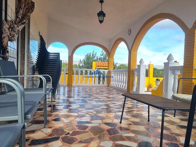 Foto 01095e27-4a24-454e-bb77-31a29adf3a00. Chalet  en Polígono del Aeropuerto Manises