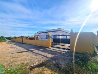 Casa a Polígono del Aeropuerto. Manisescasa