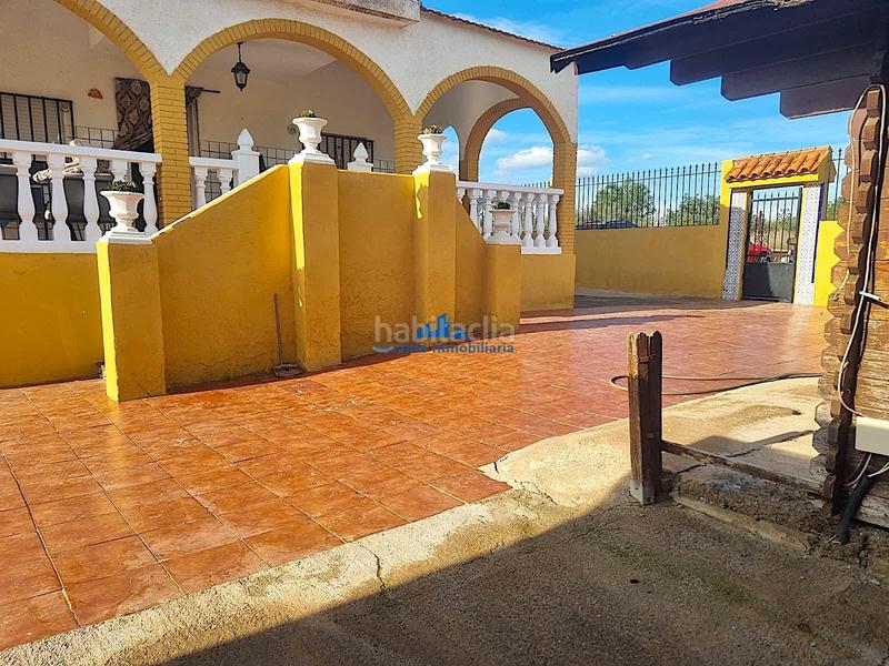 Foto cdef694f-46fb-4ac9-bfd5-abb46d4defcd. Casa con piscina in Polígono del Aeropuerto Manises