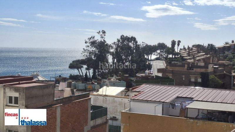 Foto b403210e-63e7-40b5-9065-9b627ff52d17. Edificio  con 3 viviendas independientes garaje en Lloret de Mar