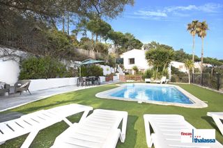 Haus in Serra Brava. Casa con 2 viviendas y licencia turísitca para 10 personas
