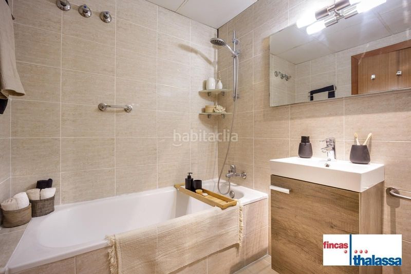 Foto c6672514-218e-4e0d-893b-f134524489d9. Pis amb calefacció piscina a Centre Lloret de Mar