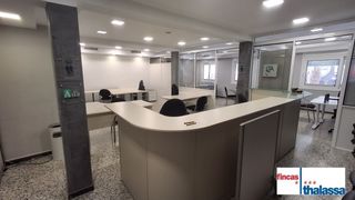 Affitto Locale commerciale in Centre. Oficna equipada en la principal avda de lloret