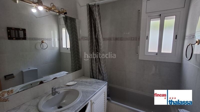 Foto a816370b-3938-40a6-b9ec-4eb10637765c. Casa amb calefacció piscina a Centre Lloret de Mar
