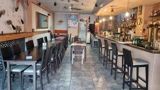 Local Comercial a Centre. Bar con gran terraza en venta