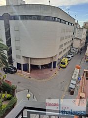 Car parking in Centre. Garaje cerrad a 3 min de la playa