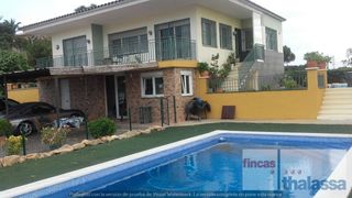 Haus in Serra Brava. Casa de 2 viviendas con licencia turística