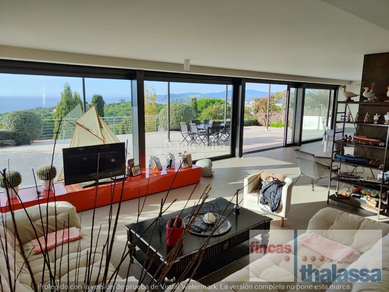 Foto 1ad2c7bd-b0a6-449a-a9e3-cf08cf78faf9. Casa amb calefacció piscina a Canyelles Lloret de Mar