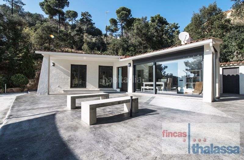 Foto 63ddb0b1-8f30-47e3-9874-3e7368601479. Casa amb piscina a Serra Brava Lloret de Mar