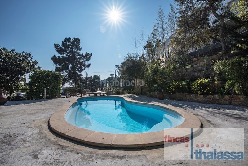 Foto fe2449ae-2968-4acf-b874-94d60a93c4a5. Casa amb piscina a Serra Brava Lloret de Mar