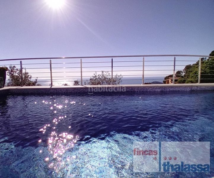 Foto cee55f8f-3b93-4ef6-8d50-dc9fa42895b4. Casa amb calefacció piscina a Roca Grossa Lloret de Mar