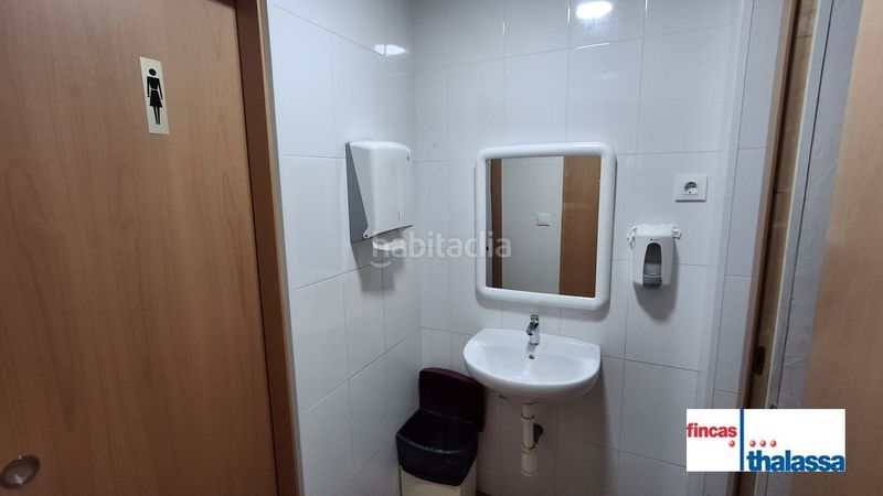 Foto c0a21410-86ed-4d58-9237-928b1e8bb110. Local comercial a Centre Lloret de Mar