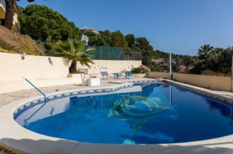 Foto 929b2771-55c4-4784-bfa6-2cb685479742. Casa amb calefacció piscina a Roca Grossa Lloret de Mar