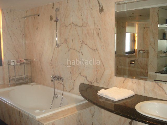 Foto b980cf9a-b4f9-4a8f-9b67-6b41ae93e012. Casa amb calefacció piscina a Centre Lloret de Mar