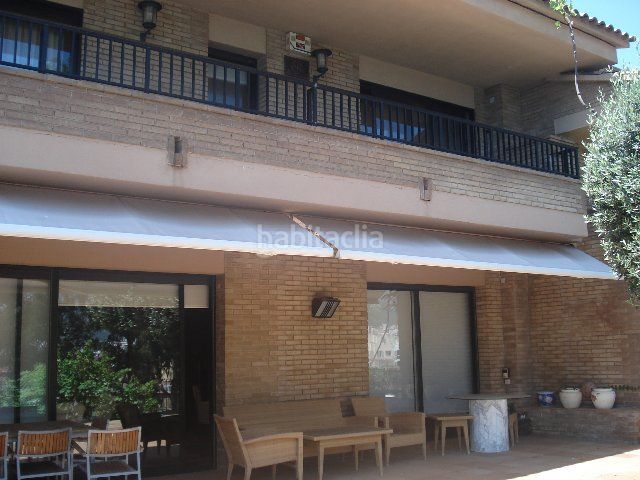 Foto f69dc352-00ca-464d-b343-ef96962a2efe. Casa amb calefacció piscina a Centre Lloret de Mar