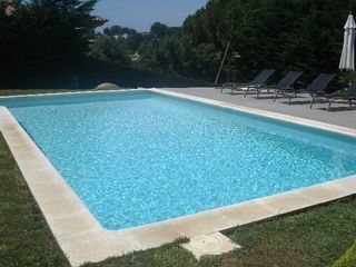 House in Montgoda. Casa con piscina en la montgoda