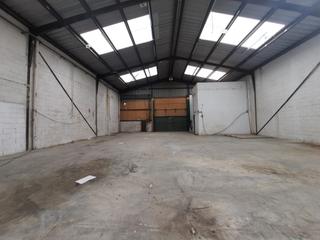 Lloguer Nau industrial a Carrer del castell de miravet 18. Nave pequeña en cipreses