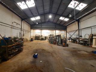 Fabrikhalle in Avenida enrique gimeno 316. Nave en pulman diafana con oficinas, luz y agua de alta.