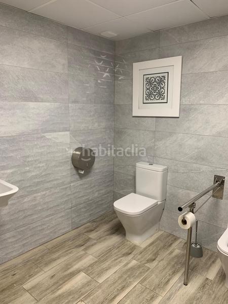 Foto a6cb7520-7438-4460-89cf-97a704bd95d2. Locale commerciale in paseo marítimo 20 in Playa-Ben Afeli Almazora / Almassora