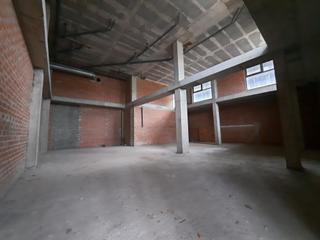 Lloguer Local Comercial a Avenida camp de morvedre 111. Local con visibilidad y salida de humos