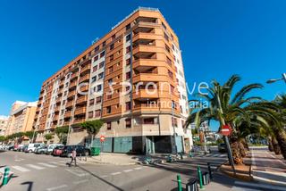 Dplex  Carrer de bernat artola. Duplex en venta en avenida capuchinos