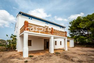 Maison  Partida benadresa. Finca con masía a pocos minutos de castellón