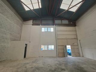 Location Bâtiment à usage industriel à Carrer de francia 56. 730m de nave en ciudad de transporte.