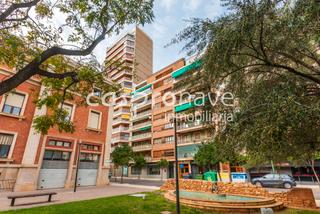 Pis  Carrer de rafalafena. Gran vivienda en finca seorial