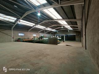 Lloguer Nau industrial a Calle senda mitjana 15. Nave de 1000m con licencia y maquinaria para entrar a trabajar (