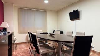 Local commercial à Hospital - Plaza del Real. Venta de entresuelo comercial con acceso independiente