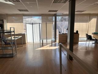 Lloguer Local Comercial  Avinguda de barcelona. Oficinas en entresuelo listas para funcionar