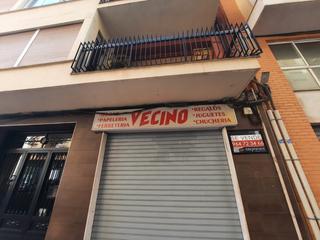 Local commercial à Carrer d'herrero 43. Local en venta calle herrero