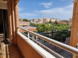 Pis  Carrer del riu adra. Vivienda vpo en perfecto estado  4 habitaciones  con balcn y g