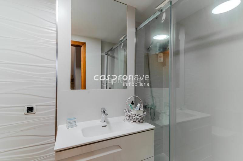 Foto 5d557b91-57a3-4f70-91cd-1b3fbc272bc0. Casa aparellada amb xemeneia calefacció aparcament a Castellón de la Plana