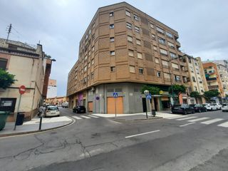 Lloguer Local Comercial a Carrer de joaquín costa 39. Espectacular local comercial en esquina
