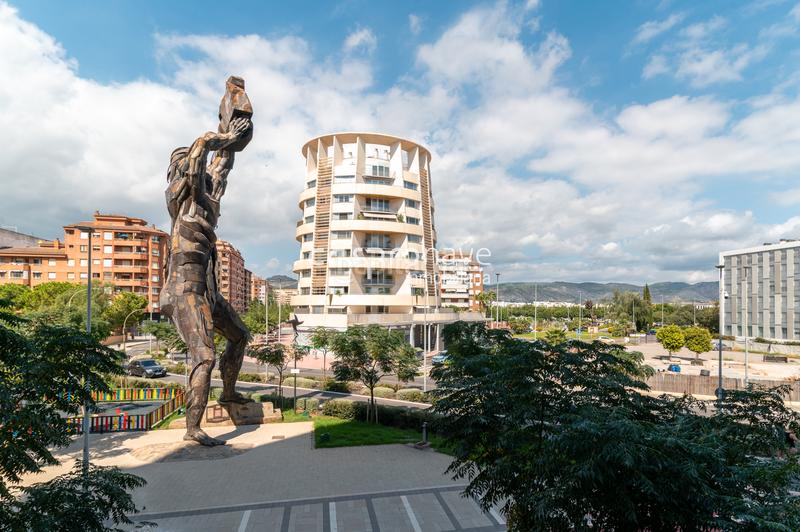 Foto d56a1bfe-7627-4d48-b70f-d0887a42854b. Dúplex duplex recien reformado avda lidon- ref p00549 en Castellón de la Plana