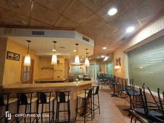 Locale commerciale in Carreró Tombatossals Número 3