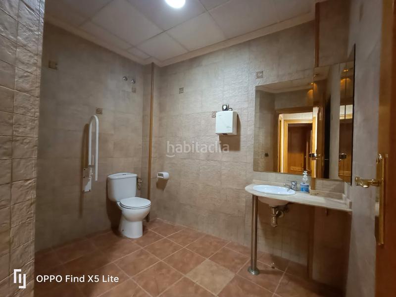 Foto f52dc611-cef4-437c-9e55-482d0d24c650. Local comercial a Estadio Castalia Castellón de la Plana