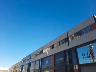 Bâtiment à usage industriel  Calle italia. Venta nave industrial con oficinas en ciudad del transporte