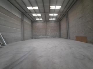 Lloguer Nau industrial  Carrer dels almogàvers. Alquiler de nave industrial en almazora – centro empresarial la