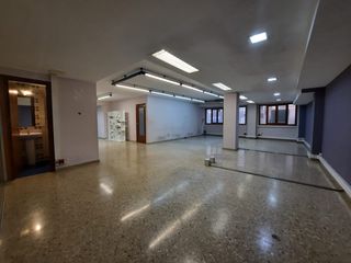 Locale commerciale in Carrer de Navarra 3
