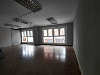 Business premise in Plaça del Jutge Borrull